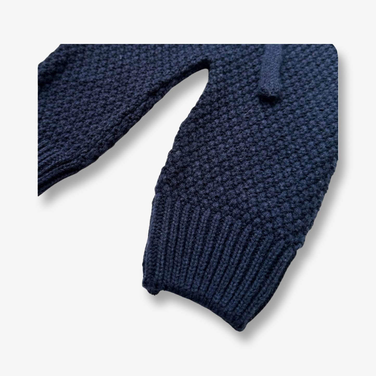 Pantalón tejido hipoalergénico tono azul marino