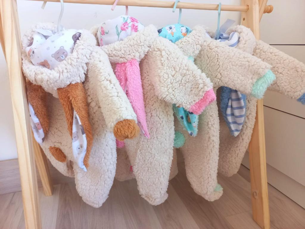 Enterito conejito 0 a 2 meses, orejitas tono cielo