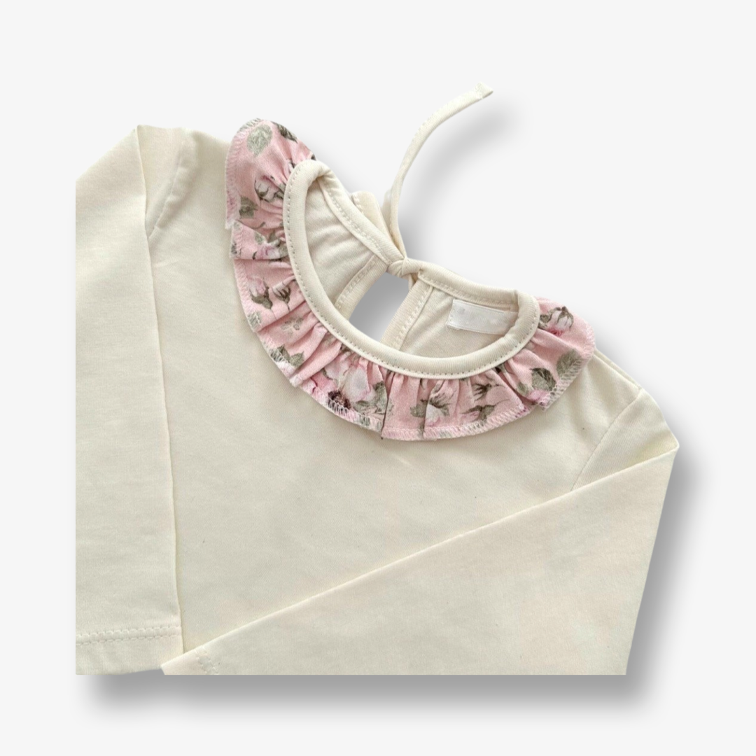 Polera con cuello estampado