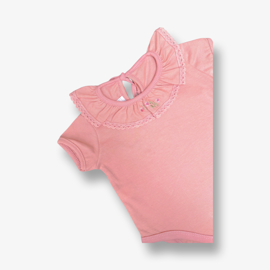 Body con cuello bordado manga corta