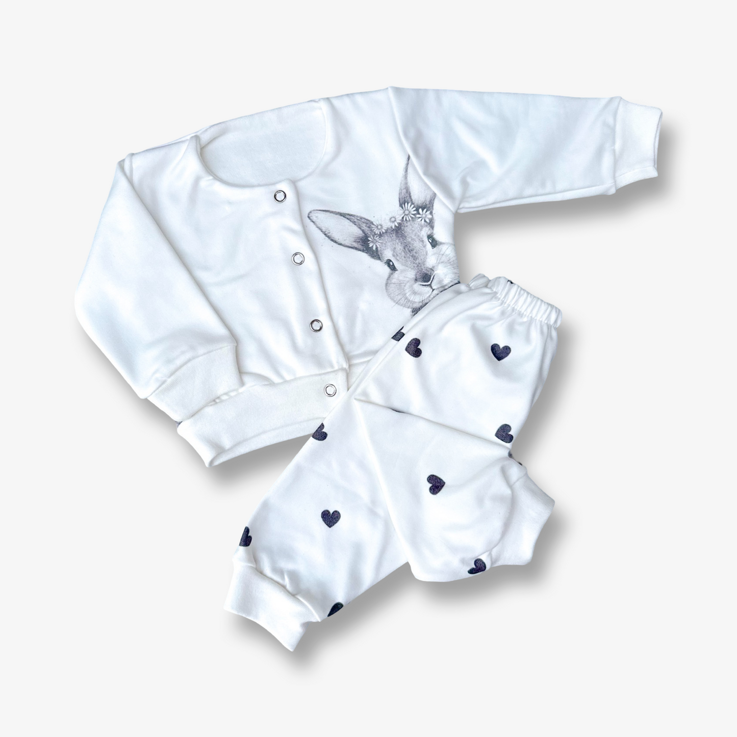 Conjunto corazones y conejos