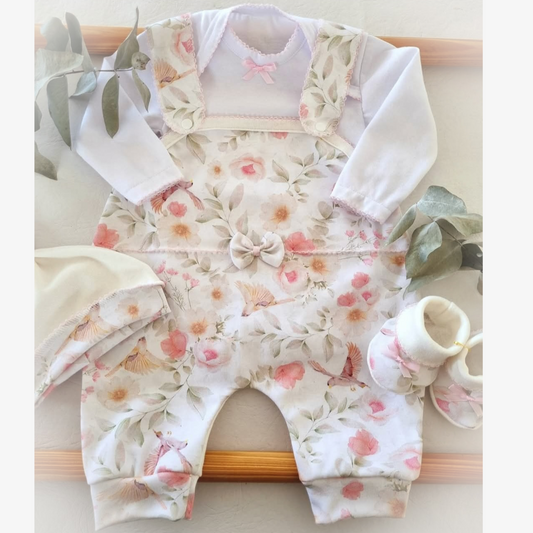 Ajuar jardinera 4 piezas en algodón para recién nacida